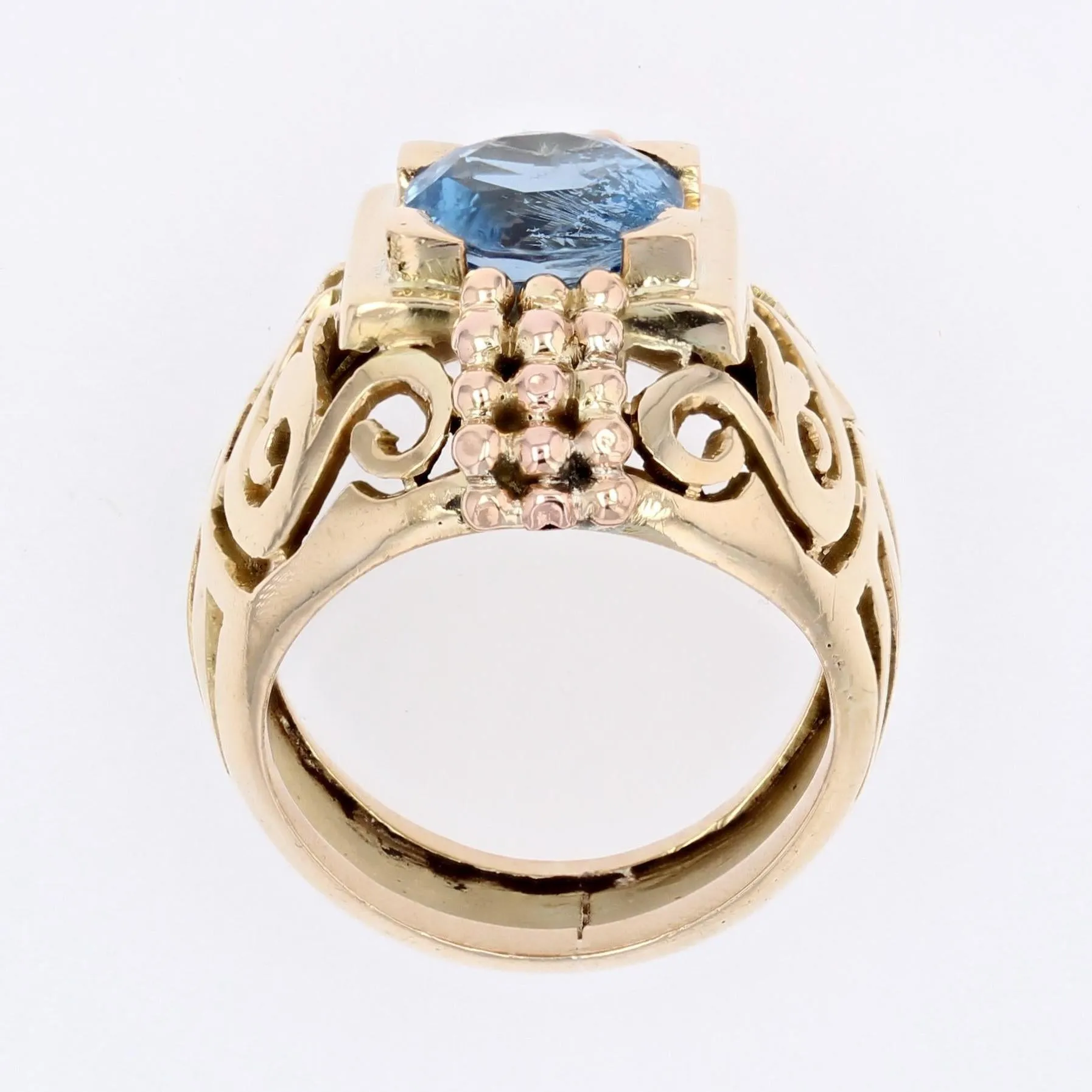 1960s 2.65 Carat Aquamarine 18 Karat Yellow Gold Openwork Dome Ring