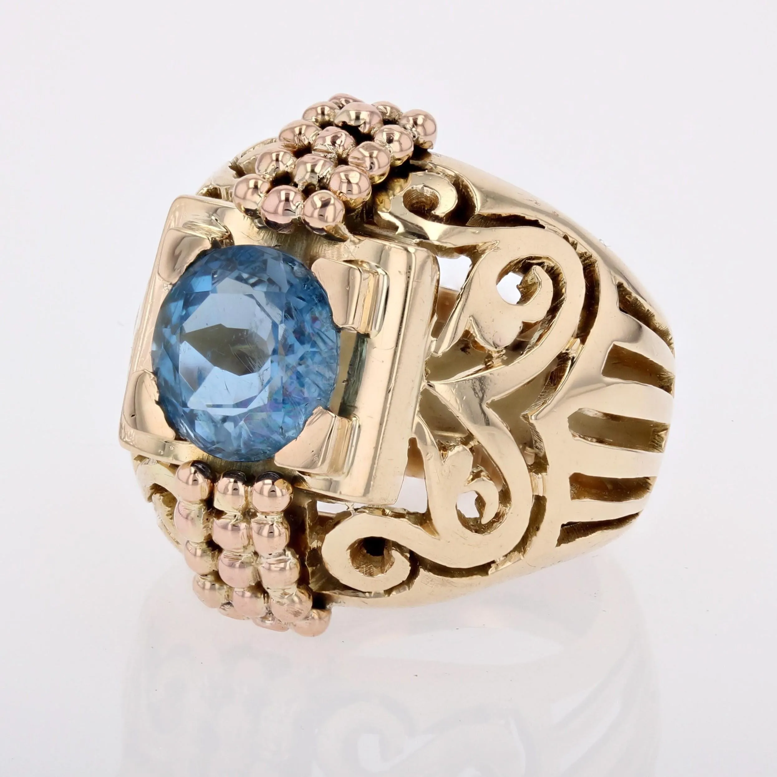 1960s 2.65 Carat Aquamarine 18 Karat Yellow Gold Openwork Dome Ring