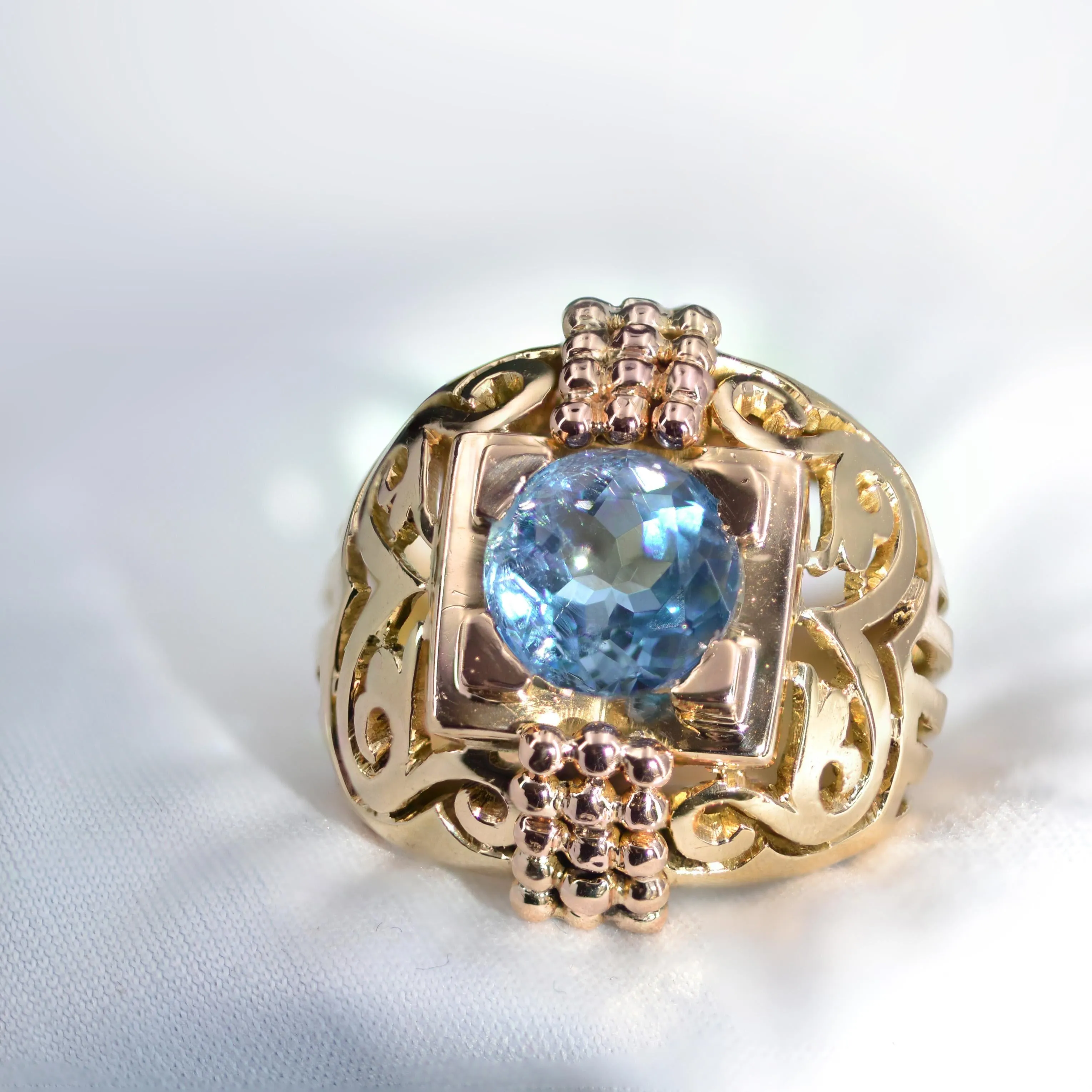 1960s 2.65 Carat Aquamarine 18 Karat Yellow Gold Openwork Dome Ring