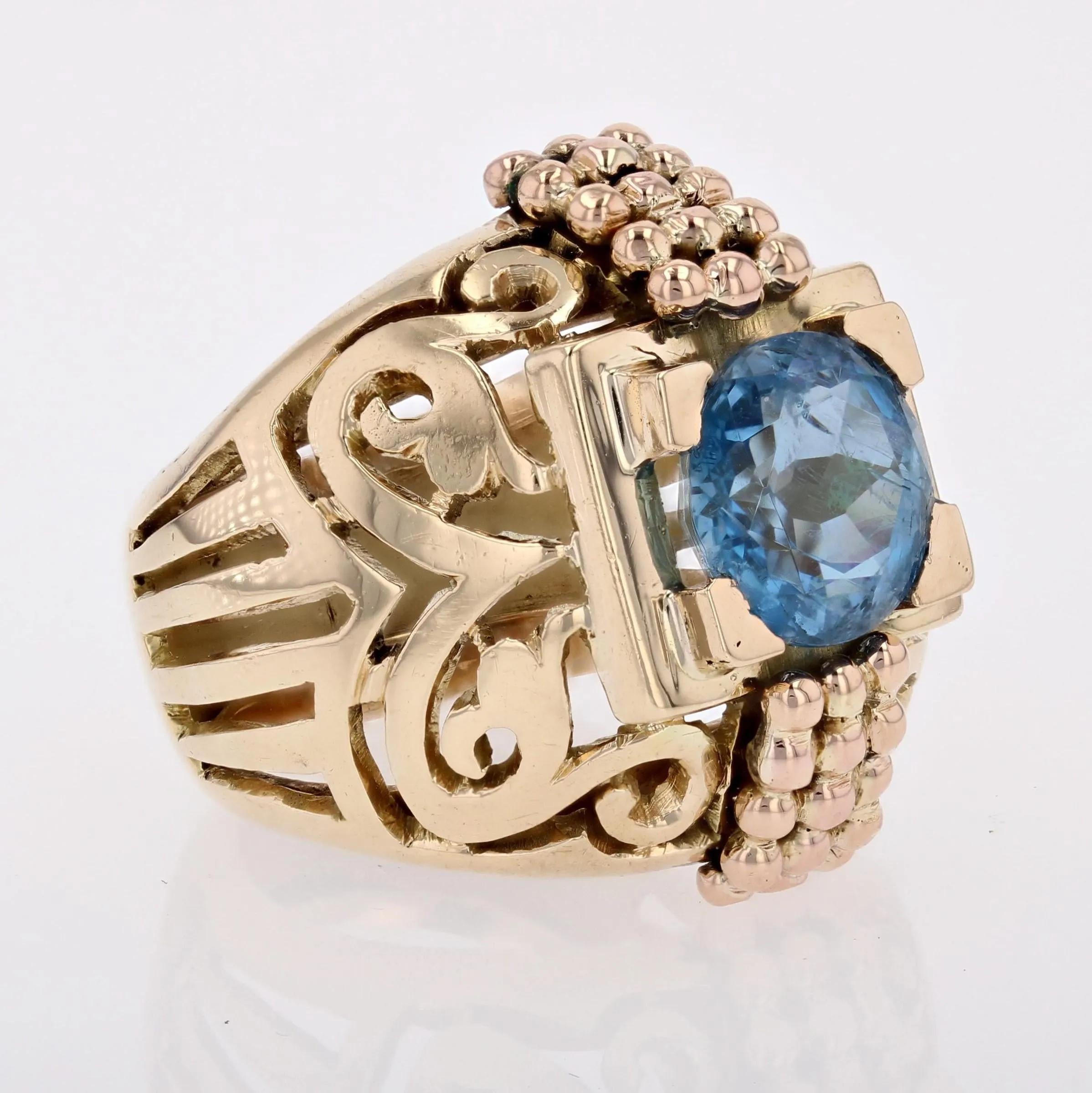 1960s 2.65 Carat Aquamarine 18 Karat Yellow Gold Openwork Dome Ring