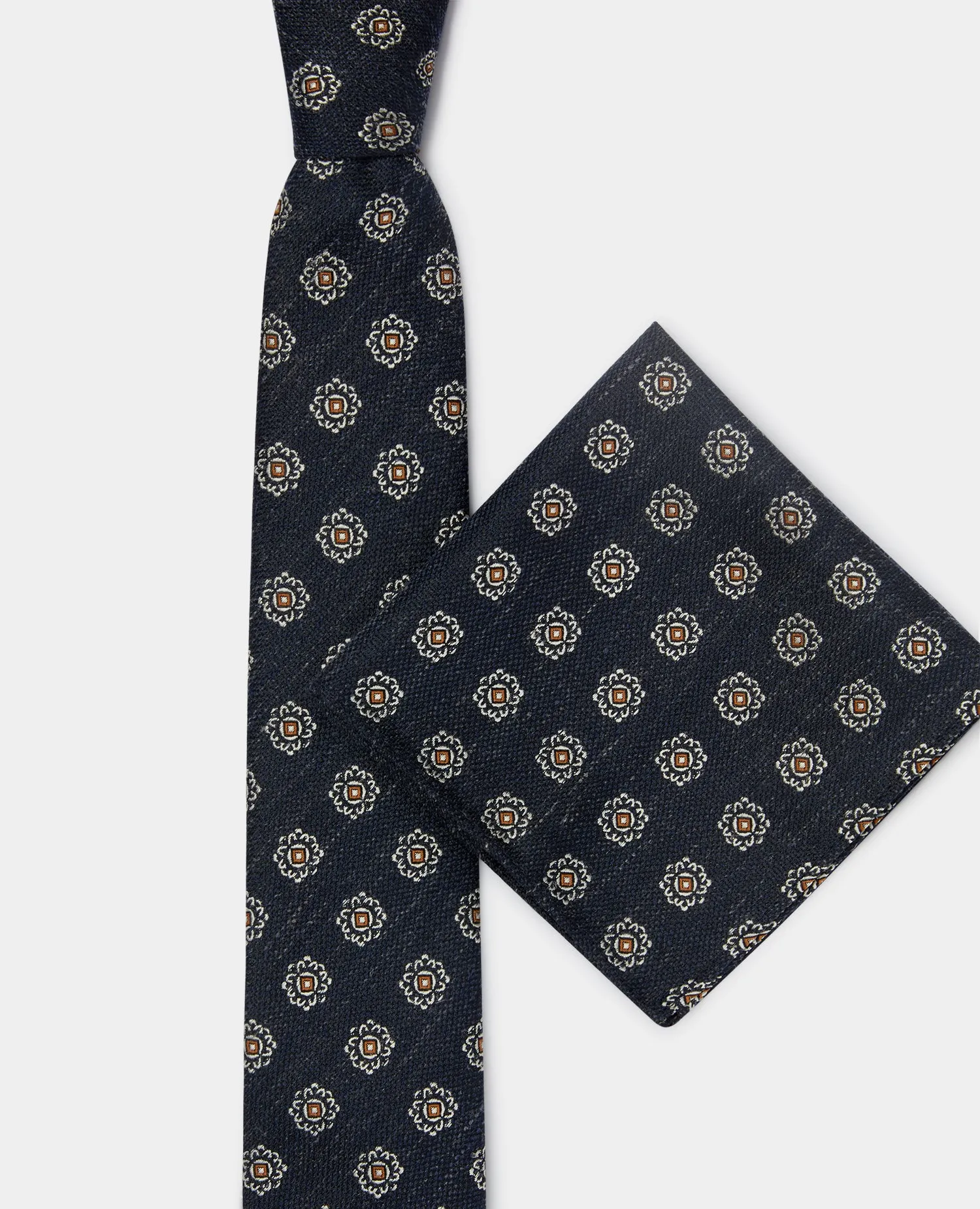 Geometric Design Tie