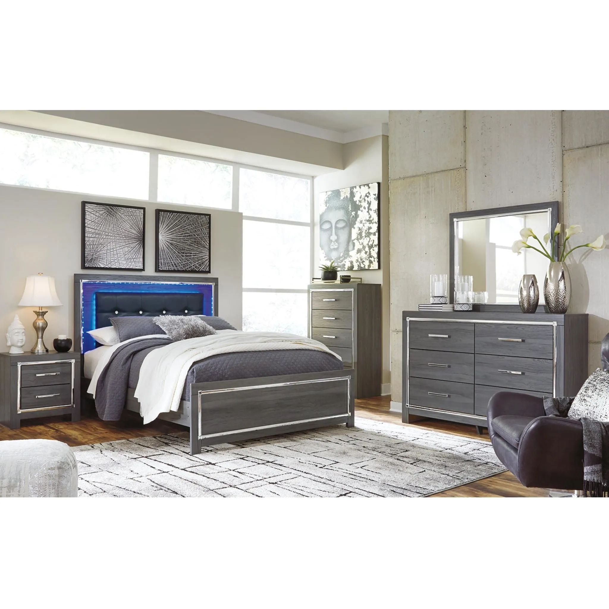 Lodanna 5 Piece Panel Bedroom