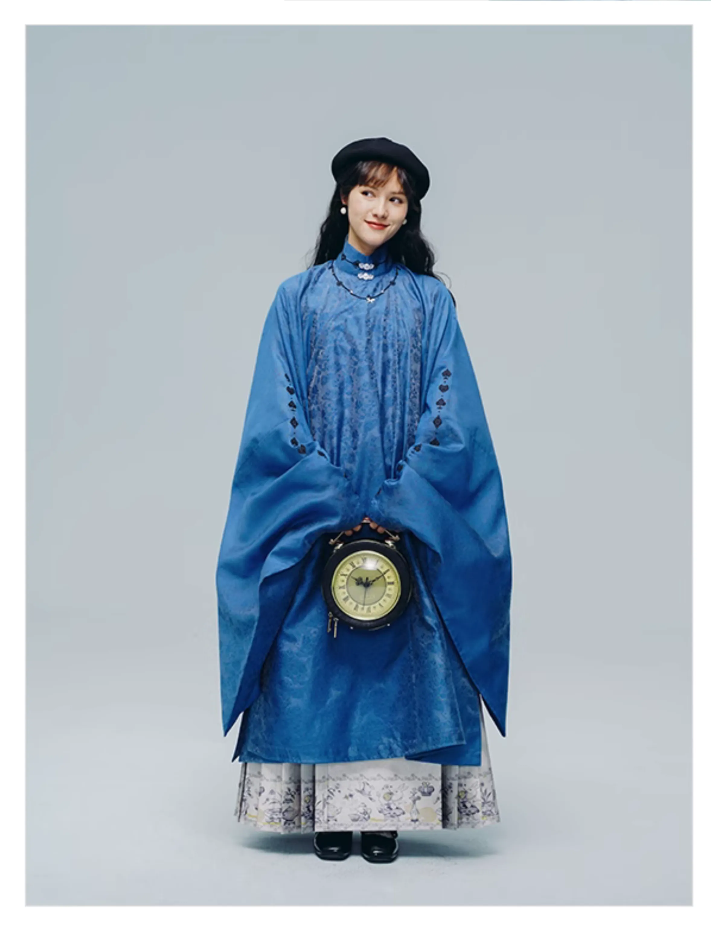 Meng Jing 梦境 Dreamscapes Modernized Late Ming Standing Collar Changshan Bijia & Mamian Set