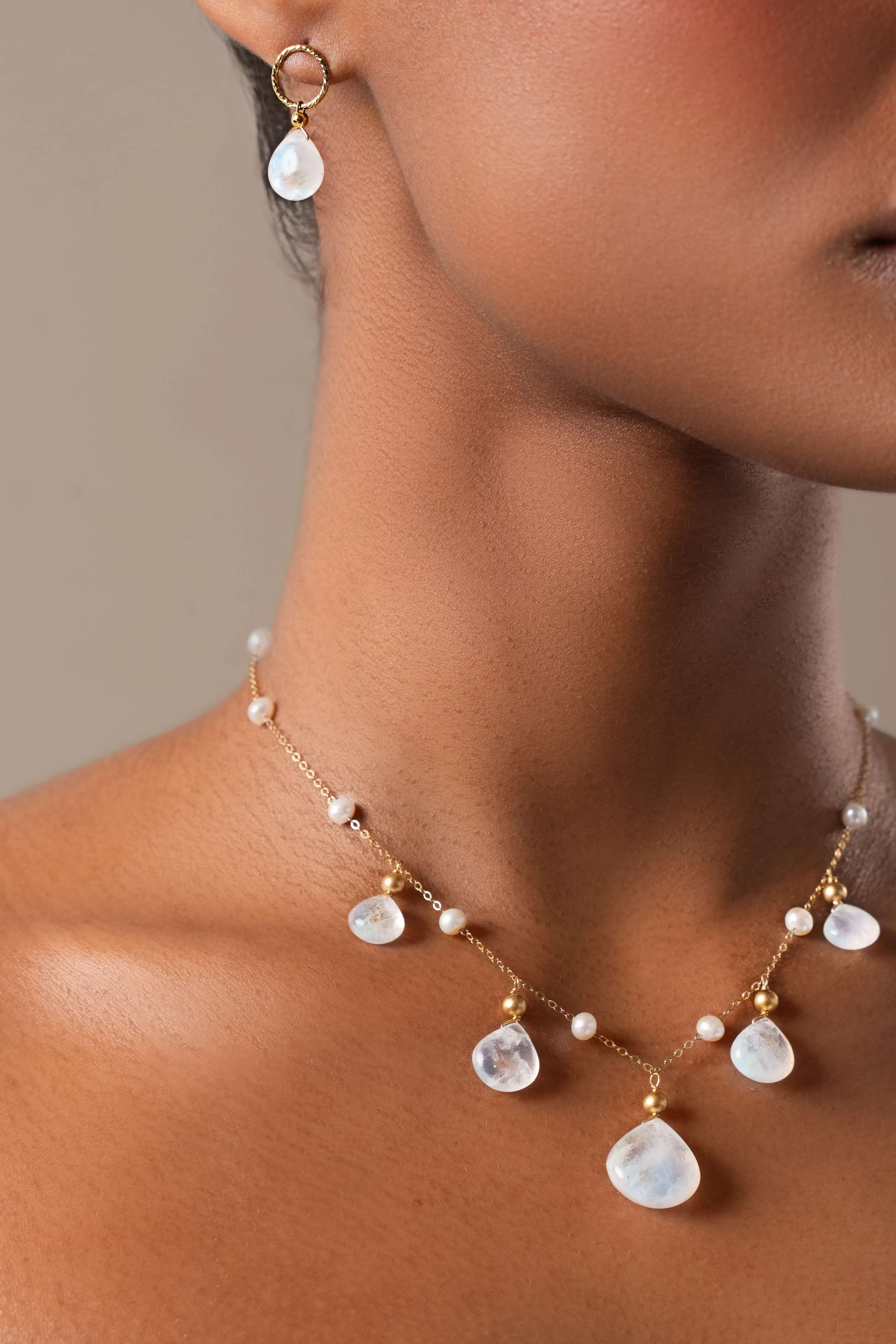 Vida Moonstone Necklace